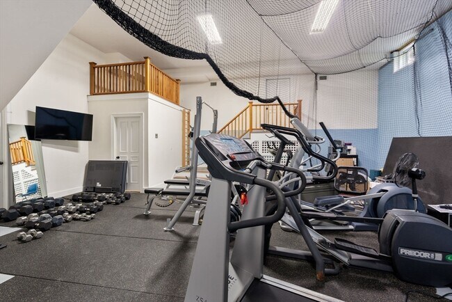 Building Photo - 66 Forest Ave