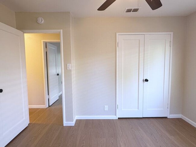 Building Photo - Cute 3 Bedroom Home Close to Shopping