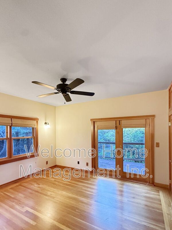 Building Photo - 127 Escobar St