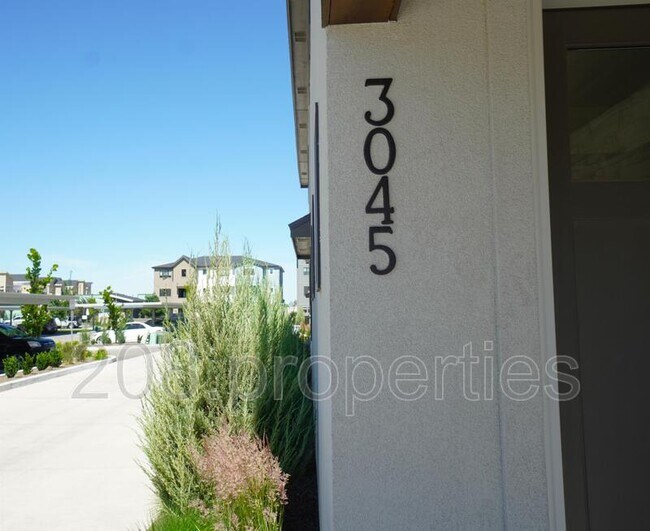 Building Photo - 3045 S Honeycomb Way
