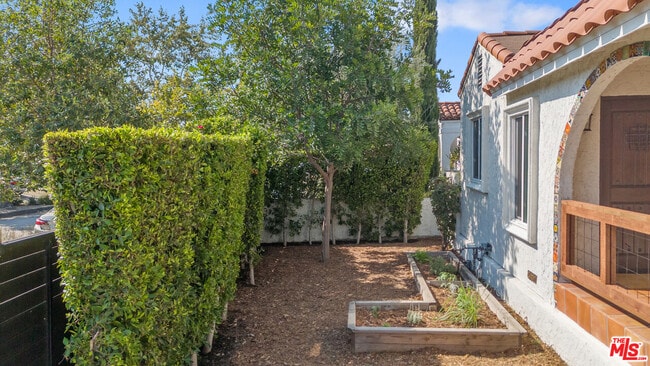 Building Photo - 4031 Edenhurst Ave