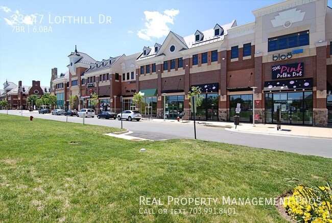 Building Photo - Beautifully Maintained 7 Bedroom 6 Bath Ho...