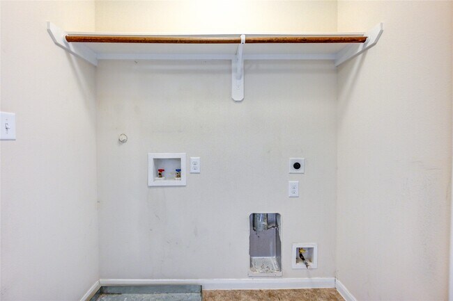 Building Photo - 8422 Sunset Loch Dr