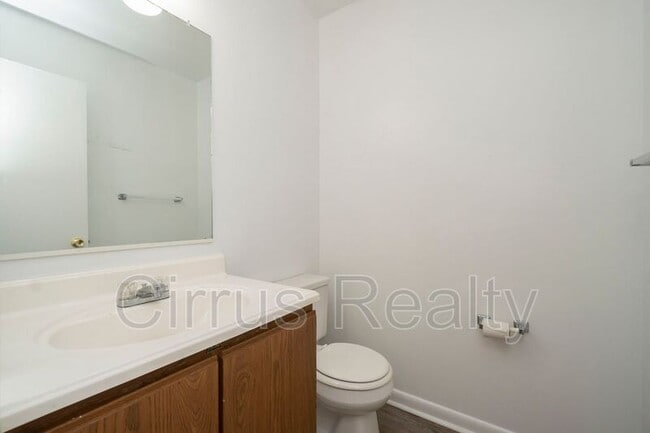 Building Photo - 2716 Peach St