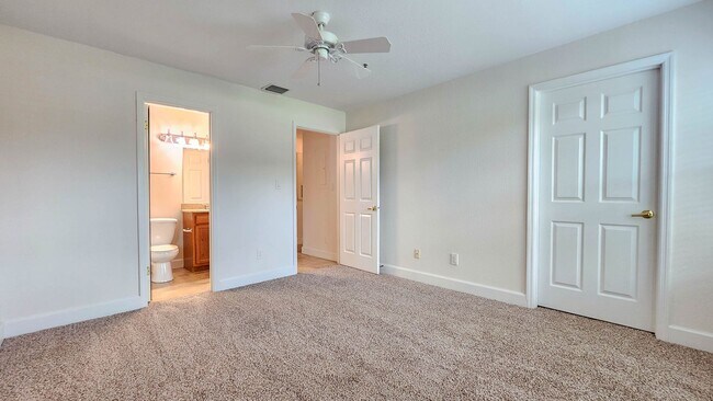 Building Photo - PALMER RANCH! VINTAGE GRAND 2 BED/2 BATH C...