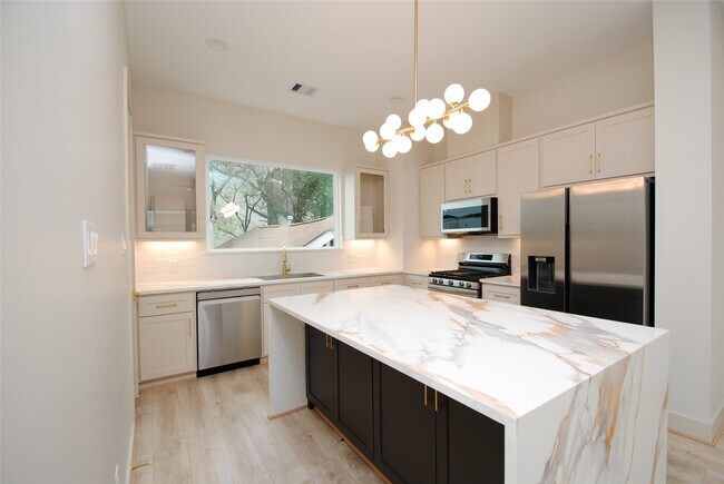 Building Photo - 6312 Illinois St