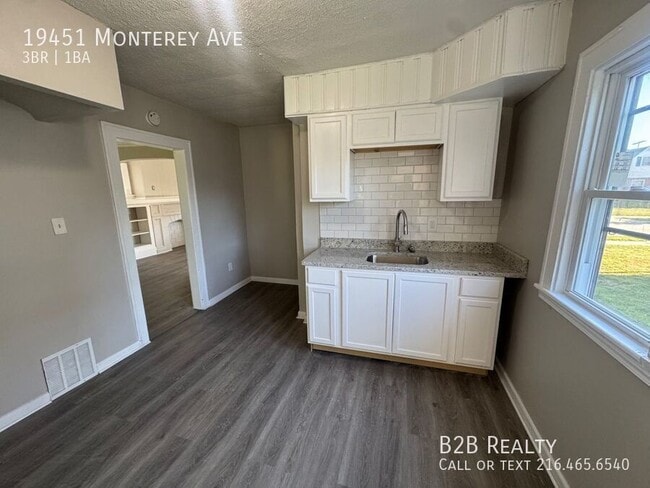 Building Photo - 19451 Monterey Ave