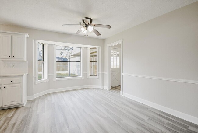 Building Photo - 3223 Deep Anchor Way