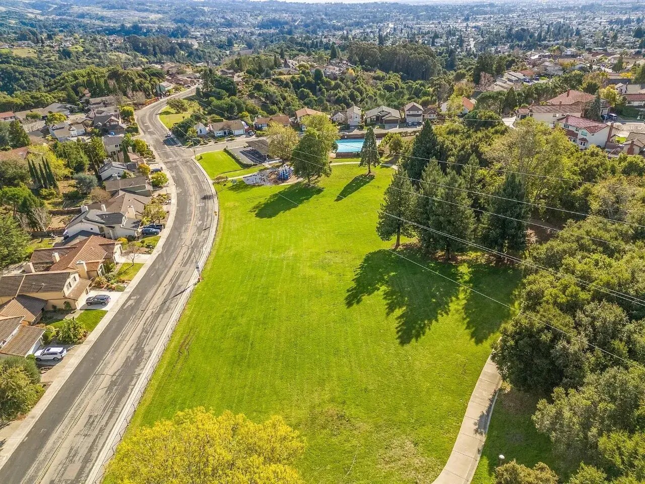 Building Photo - 5977 Skyfarm Dr