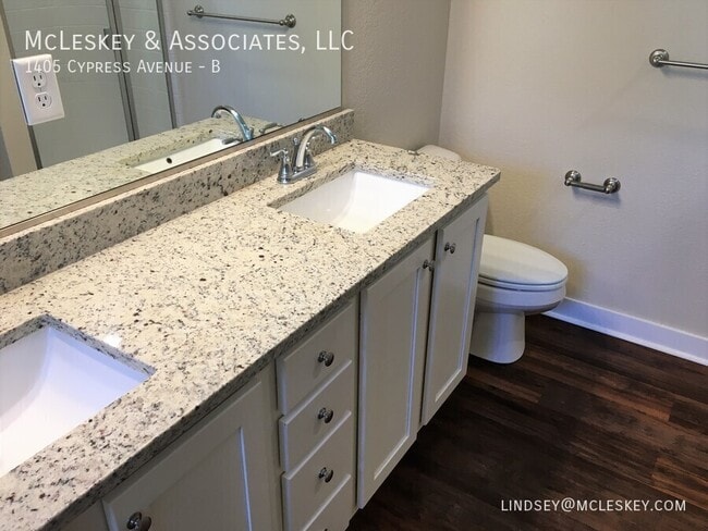 Building Photo - 1405 Cypress Ave