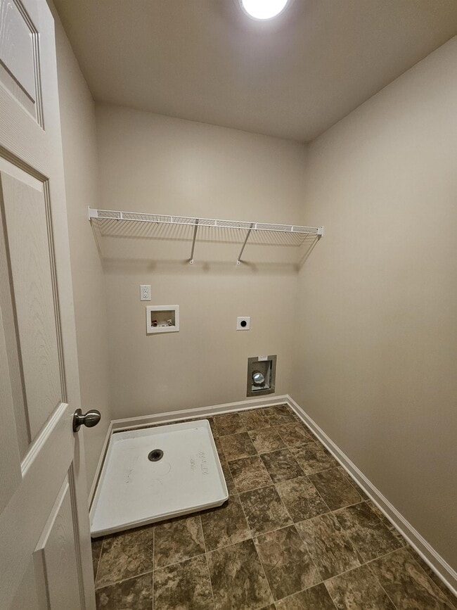Building Photo - 109 Avalor Dr
