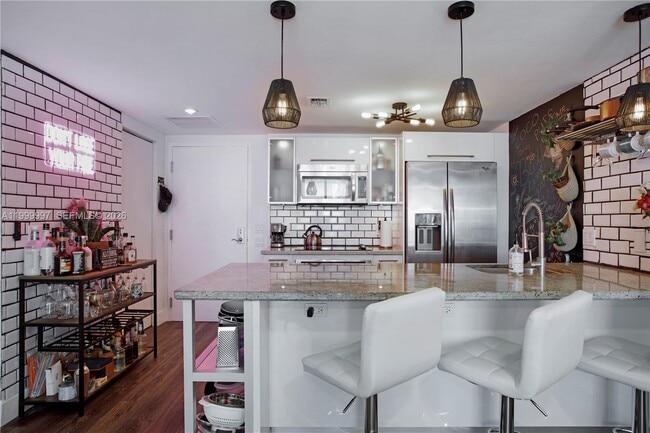 Building Photo - 185 SW 7th St