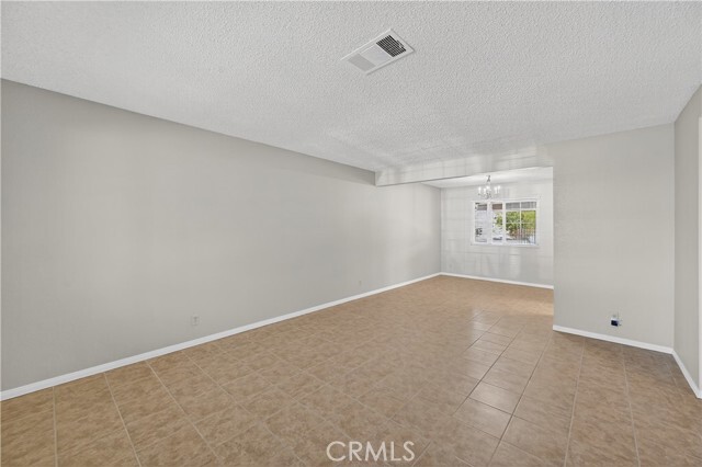 Building Photo - 10728 Valley Dr