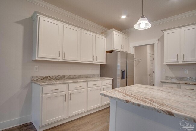 Building Photo - 713 Brambling Ct