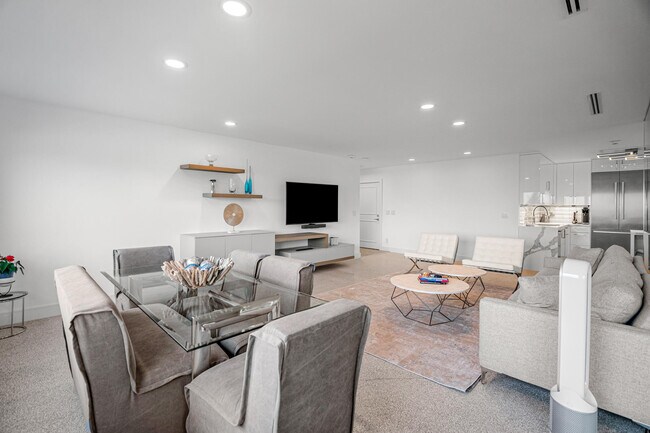 Building Photo - 120 N Ocean Blvd