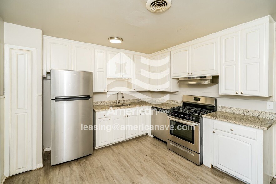 Building Photo - 3123 E Xyler St