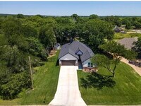 Building Photo - 1418 Cheyenne Trail