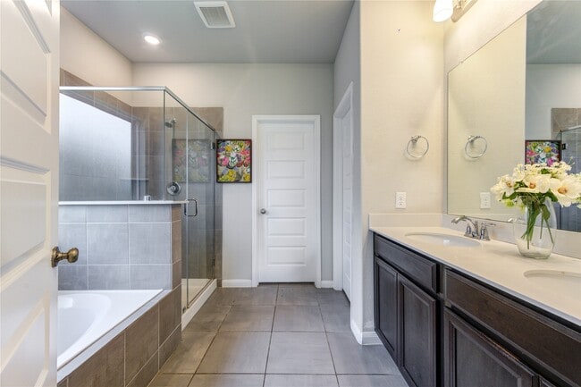 Building Photo - 1218 Glendora Dr