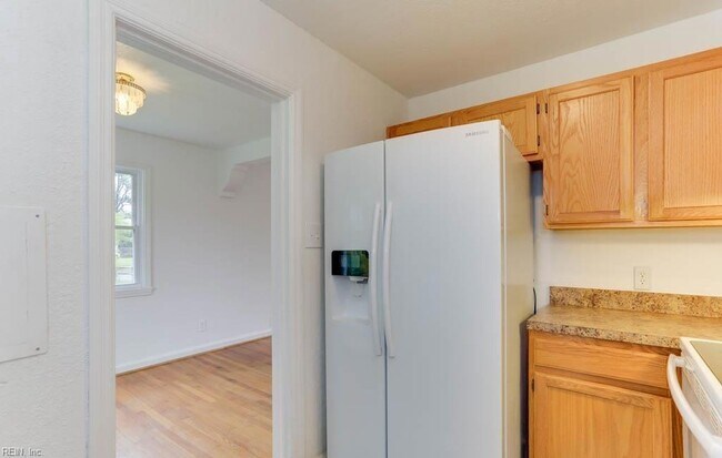 Building Photo - 7725 Fayver Ave