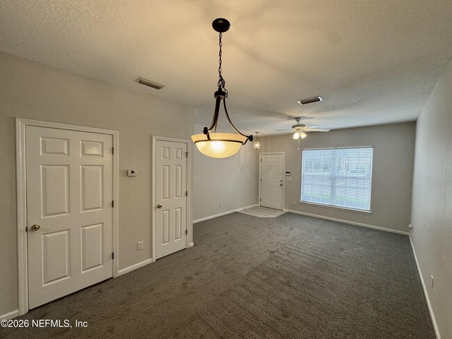 Building Photo - 8428 Thornbush Ct