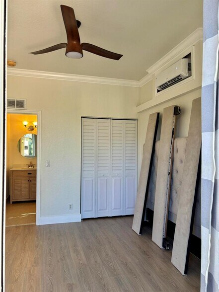 Building Photo - 5865 NW 125th Ave