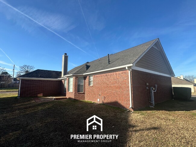 Building Photo - Newly Renovated 3BR Cordova Home | Vaulted Ceilings, Fireplace, 2-Car Garage & Luxury Primary Suite