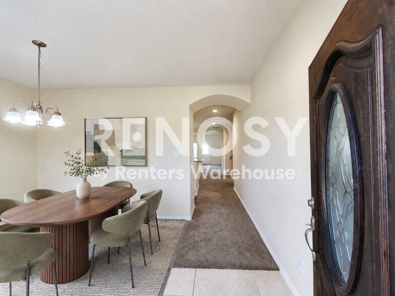 Building Photo - 2119 Del Mar Dr