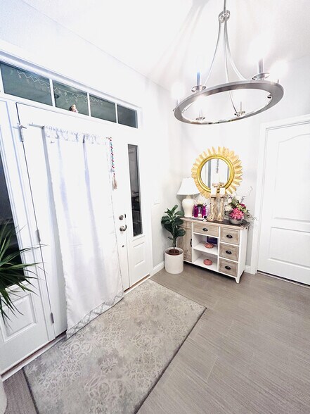 Building Photo - 1504 Englewood Ct