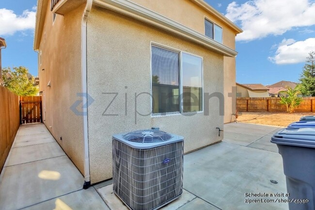Building Photo - 3384 Amanecer Ave