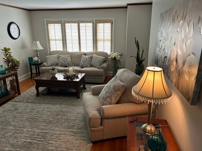 Building Photo - 3316 Troy Ave NW