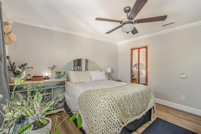 Building Photo - 1279 S Orlando Ave