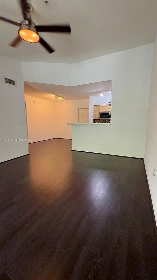 Building Photo - 6831 SW 44th St