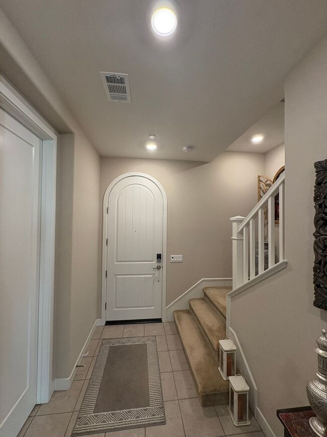 Building Photo - Elegant 3BR/2.5BA Condo in Carlsbad