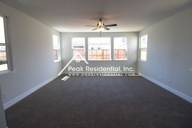 Building Photo - 4 br, 3 bath House - 8200 Triplefin Way