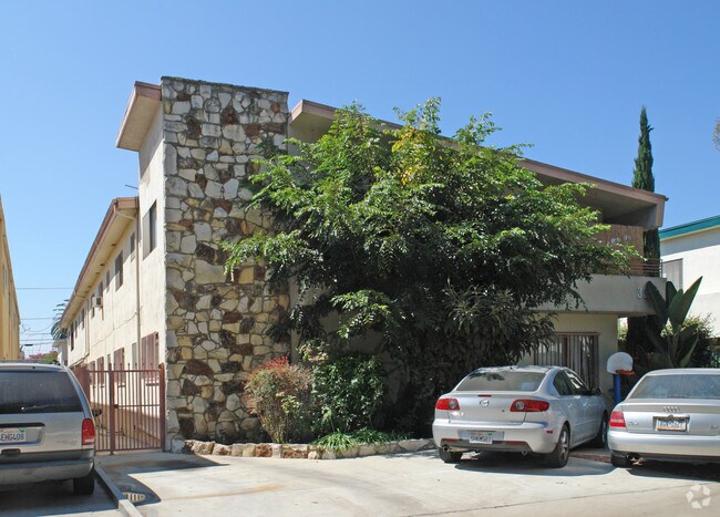 Building Photo - ML