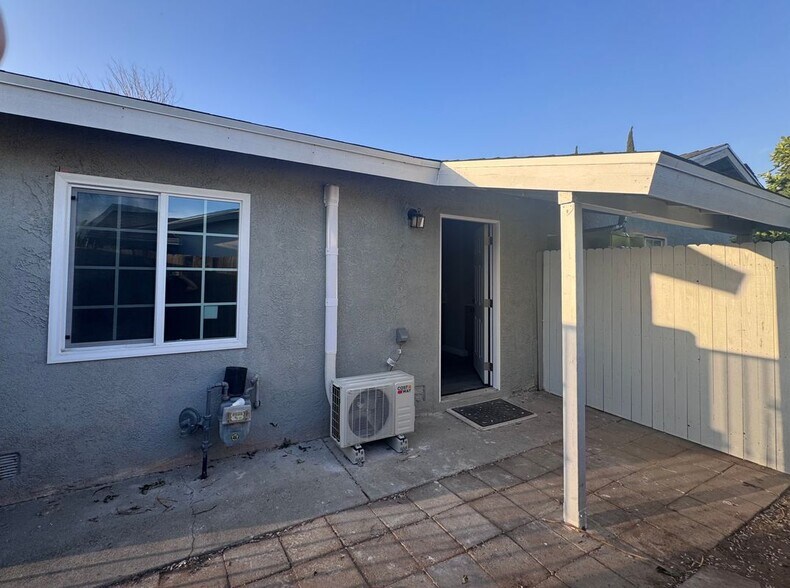 Building Photo - 13260 Moreno Way