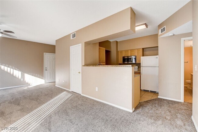 Building Photo - 6955 N Durango Dr