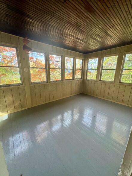 Building Photo - 1629 Old Brodhead Rd