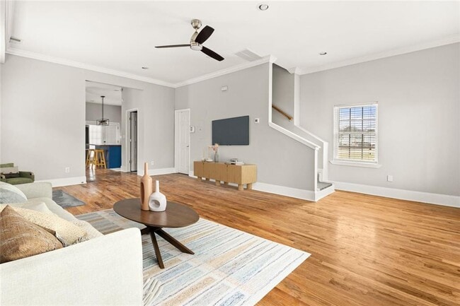 Building Photo - 66 Weyman Ave SW