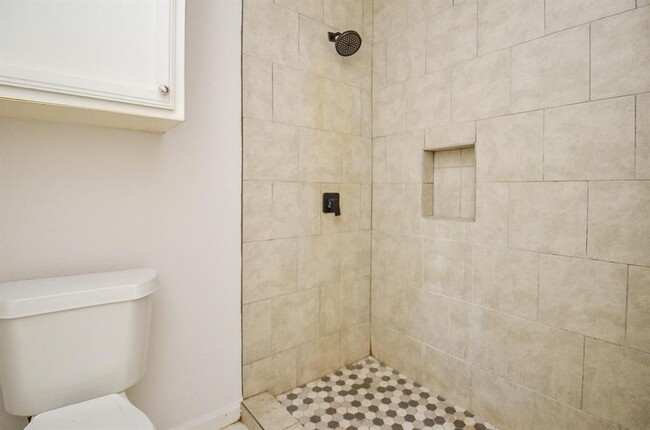Building Photo - 11818 Spring Grove Dr