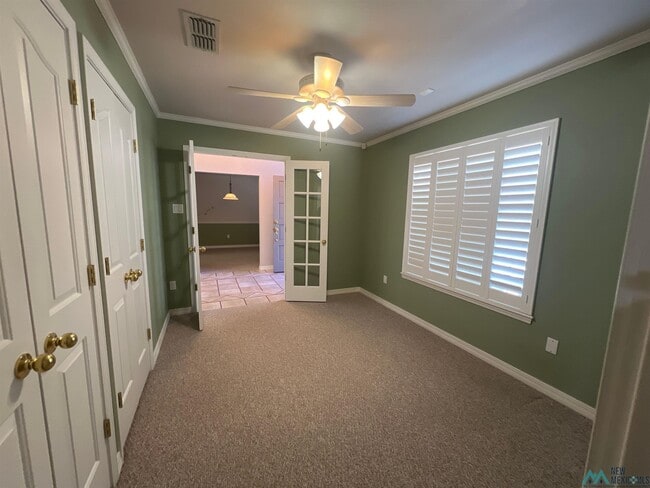 Building Photo - 721 Jeanie Dr