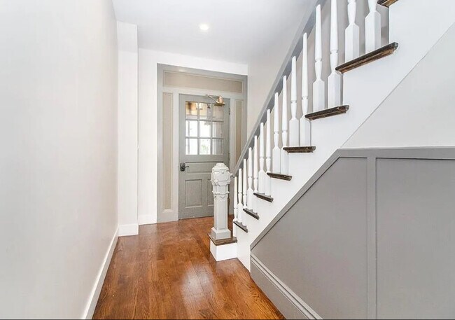 Building Photo - 249 Lexington St