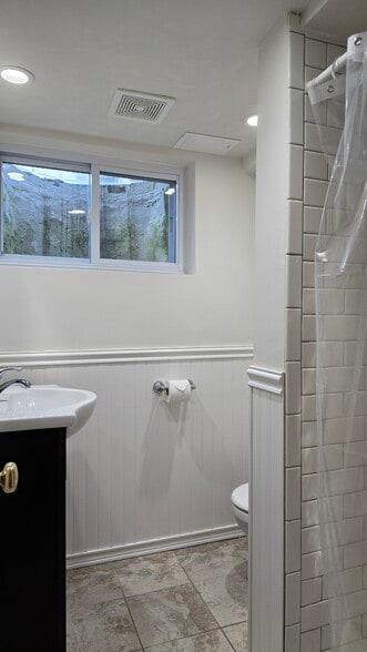 Building Photo - 136 Wesmond Dr