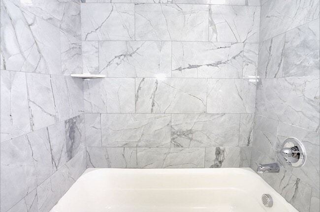 Building Photo - 143 Zabriskie St