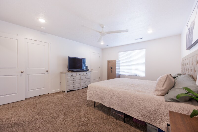 Building Photo - 1859 S 410 W