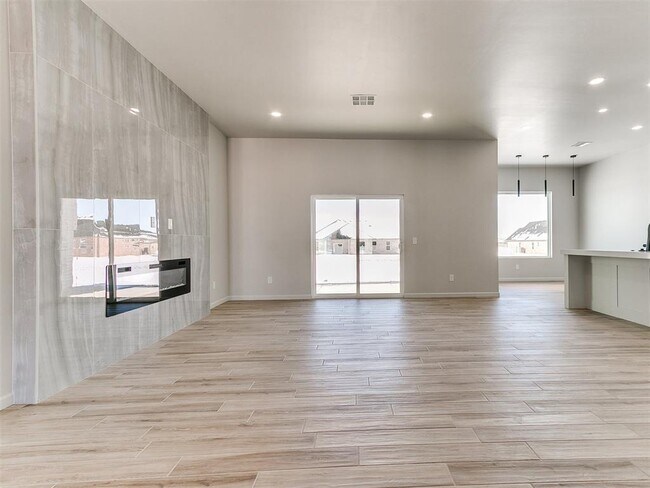 Building Photo - 25198 Scarlett St