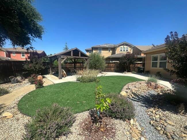 Building Photo - 9456 Vintner Cir