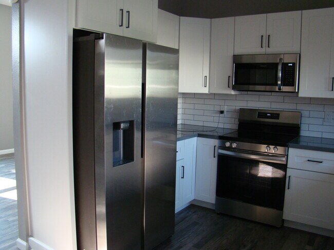 Building Photo - 8825 Boxelder Dr