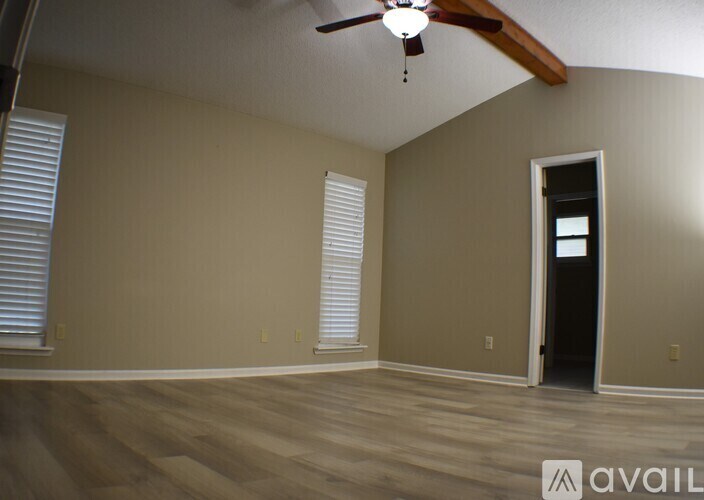 Building Photo - 10439 Inverness Dr
