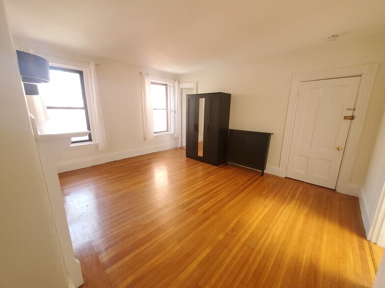 Building Photo - 429 Marlborough St